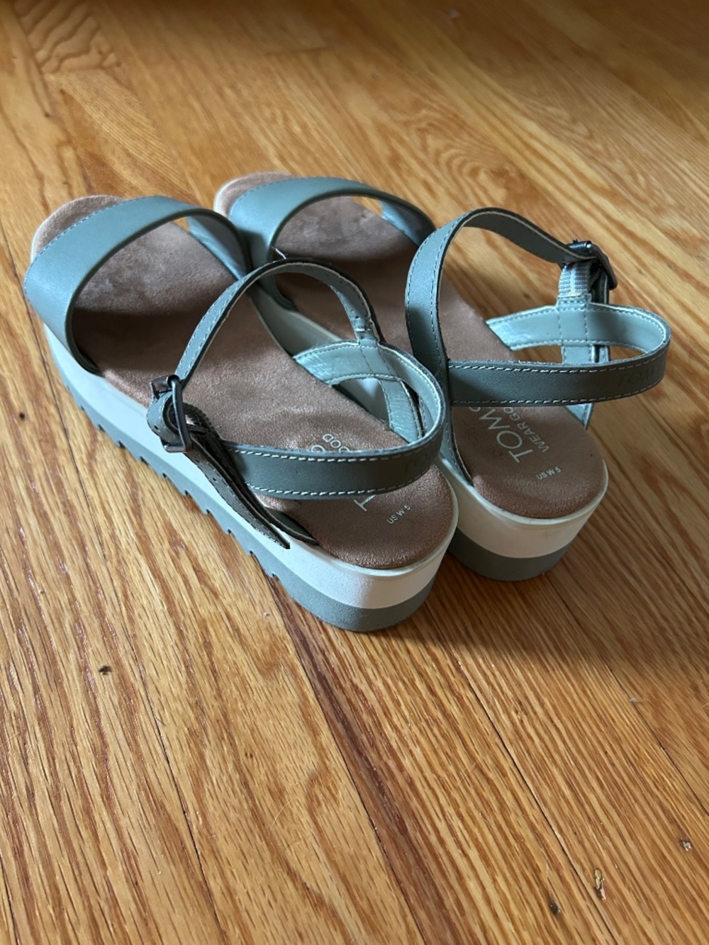 TOMS Sandals - Picture 2 of 4